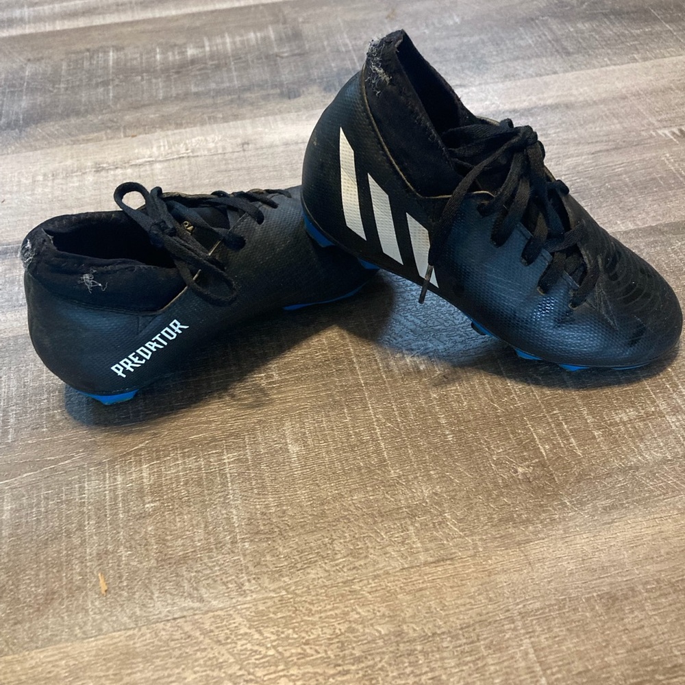ADIDAS PREDATOR youth soccer cleats